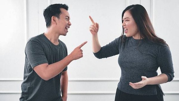 Quels sont les mots à éviter dans une discussion de couple?